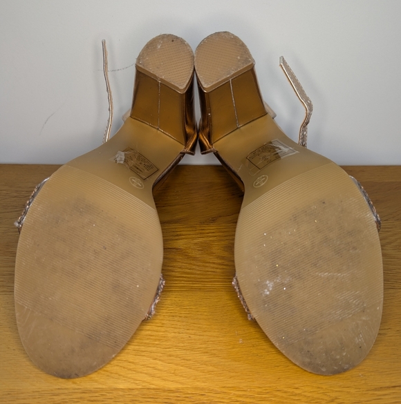 ⭐David's Bridal Women's Rose Gold Heels⭐ - Picture 8 of 15